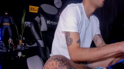 Snapshot of damiancox chatting on 03.07.25 Daamiancox online show from 03.07.25