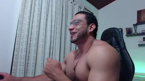 Snapshot of damiannstonexxx chatting on 05.22.26 Danny online show from 05.22.26