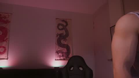 Snapshot of damianow chatting on 12.12.24 insta damn8 -------- online show from 12.12.24