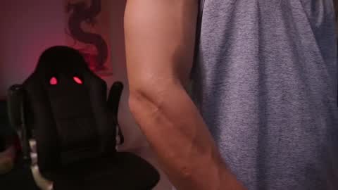 Snapshot of damianow chatting on 12.21.24 insta damn8 -------- online show from 12.21.24