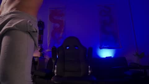 Snapshot of damianow chatting on 01.10.25 insta damn8 -------- online show from 01.10.25