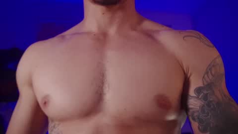 Snapshot of damianow chatting on 01.12.25 insta damn8 -------- online show from 01.12.25