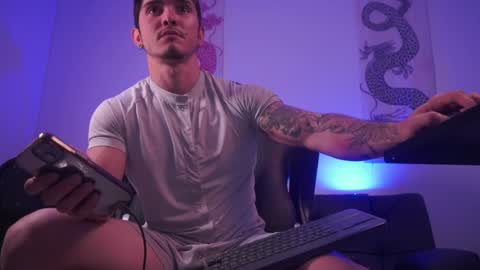 Snapshot of damianow chatting on 01.21.25 insta damn8 -------- online show from 01.21.25