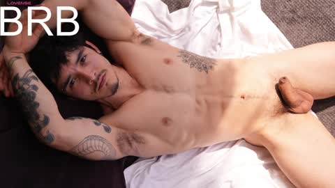 Snapshot of damianow chatting on 01.25.25 insta damn8 -------- online show from 01.25.25