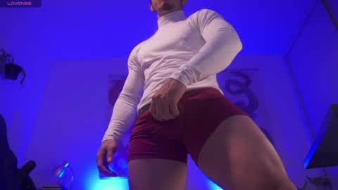 Snapshot of damianow chatting on 02.05.25 insta damn8 -------- online show from 02.05.25