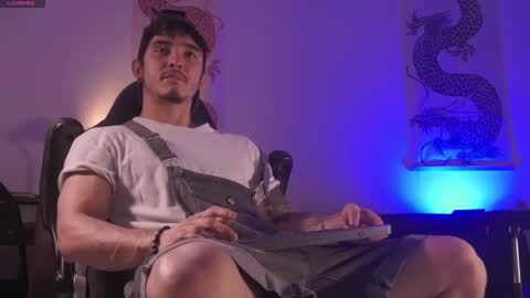 Snapshot of damianow chatting on 02.16.25 insta damn8 -------- online show from 02.16.25