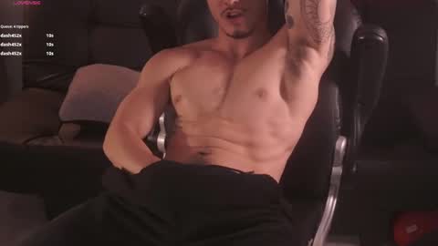 Snapshot of damianow chatting on 02.23.25 insta damn8 -------- online show from 02.23.25