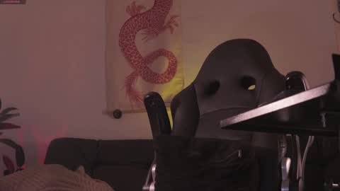 Snapshot of damianow chatting on 03.05.25 insta damn8 -------- online show from 03.05.25