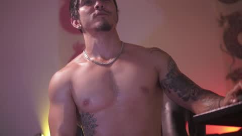 Snapshot of damianow chatting on 03.09.25 insta damn8 -------- online show from 03.09.25