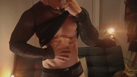 Snapshot of damianow chatting on 09.19.25 insta damn8 -------- online show from 09.19.25