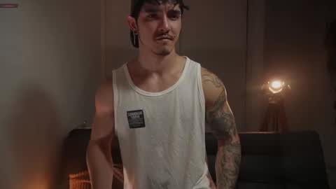 Snapshot of damianow chatting on 09.22.25 insta damn8 -------- online show from 09.22.25