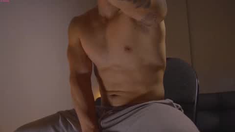 Snapshot of damianow chatting on 09.28.25 insta damn8 -------- online show from 09.28.25