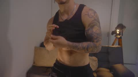 Snapshot of damianow chatting on 10.24.25 insta damn8 -------- online show from 10.24.25