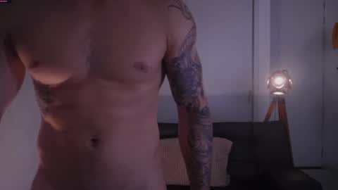 Snapshot of damianow chatting on 10.27.25 insta damn8 -------- online show from 10.27.25