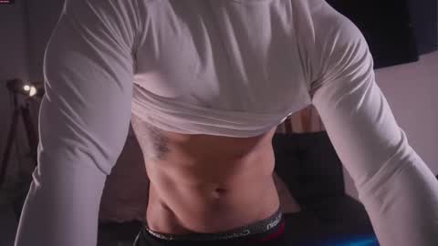 Snapshot of damianow chatting on 11.07.25 insta damn8 -------- online show from 11.07.25