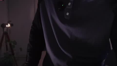 Snapshot of damianow chatting on 11.16.25 insta damn8 -------- online show from 11.16.25