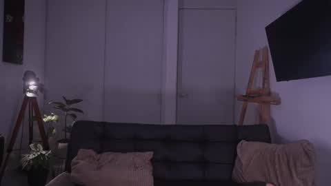 Snapshot of damianow chatting on 11.29.25 insta damn8 -------- online show from 11.29.25