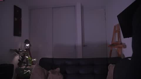 Snapshot of damianow chatting on 11.30.25 insta damn8 -------- online show from 11.30.25