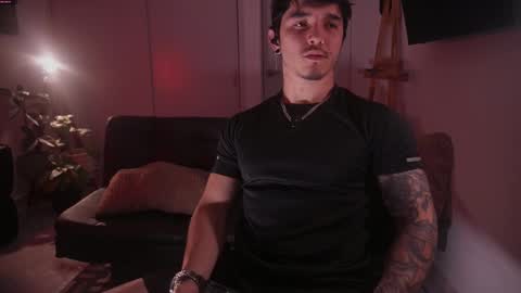 Snapshot of damianow chatting on 12.17.25 insta damn8 -------- online show from 12.17.25