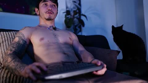 Snapshot of damianow chatting on 02.26.26 insta damn8 -------- online show from 02.26.26