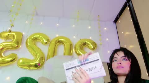 Snapshot of damn_that_booty chatting on 01.05.25 Criss online show from 01.05.25