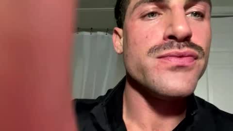 Snapshot of damnimhandsome25 chatting on 02.03.26 Clyde online show from 02.03.26