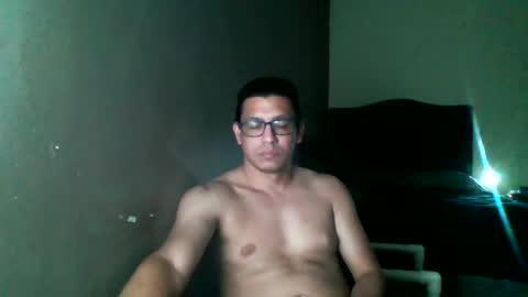 Snapshot of damnsexy0102 chatting on 12.23.25 DamnSexy0102 online show from 12.23.25