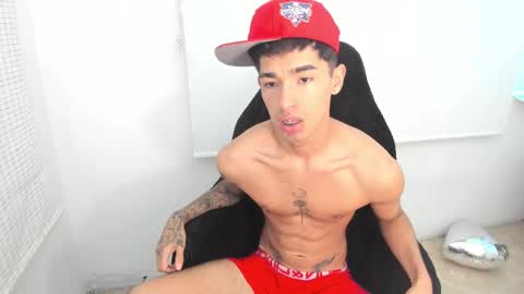 Snapshot of damon_333 chatting on 02.14.25 Damon online show from 02.14.25