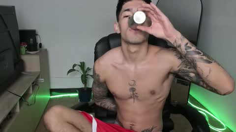 Snapshot of damon_333 chatting on 12.18.25 Damon online show from 12.18.25