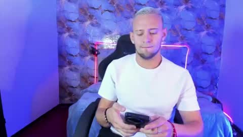 Snapshot of damon_baker0 chatting on 06.19.26 Damon bakert online show from 06.19.26