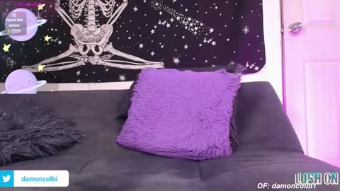 Snapshot of damoncolbi chatting on 11.11.25 damoncolbi online show from 11.11.25