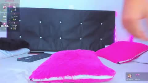 Snapshot of dana_moore_ chatting on 05.08.26 danna online show from 05.08.26