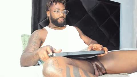 Snapshot of dancelwashington chatting on 02.10.25 Dancel online show from 02.10.25