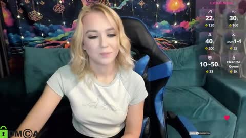 dances_queen online show from 12.22.25