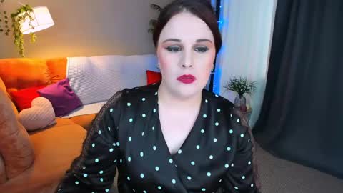 Snapshot of dancingsurprise chatting on 05.18.26 Olivia online show from 05.18.26