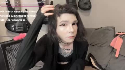 Snapshot of dandelion_sea chatting on 10.07.25 dandelion_sea online show from 10.07.25