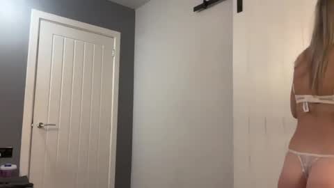 Snapshot of dandjnaughty chatting on 04.10.26 DJ online show from 04.10.26