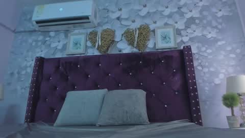 Snapshot of danee_19 chatting on 02.25.26 Daniela online show from 02.25.26