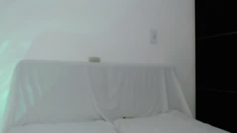 Snapshot of dangerouspassion777 chatting on 10.11.25 Ela and Santi online show from 10.11.25