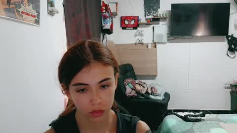 Snapshot of dani_jocelyn chatting on 05.21.26 dani y jocelyn online show from 05.21.26