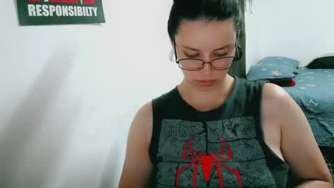 Snapshot of dani_jocelyn chatting on 07.13.26 dani y jocelyn online show from 07.13.26