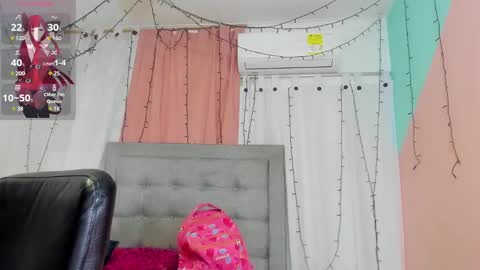 Snapshot of dani_lue chatting on 12.31.24 dani_lue online show from 12.31.24