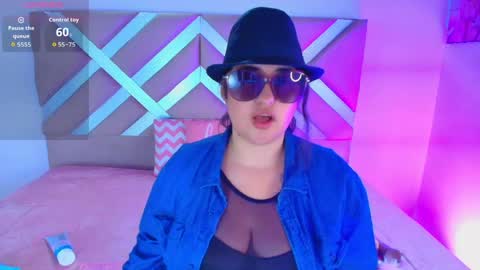Snapshot of dani_vemom chatting on 05.15.26 Dani online show from 05.15.26