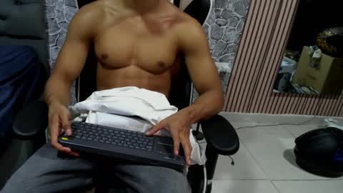 Snapshot of daniel_leconte chatting on 02.05.26 daniel_leconte online show from 02.05.26