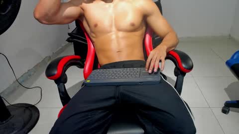 Snapshot of daniel_leconte chatting on 02.21.26 daniel_leconte online show from 02.21.26