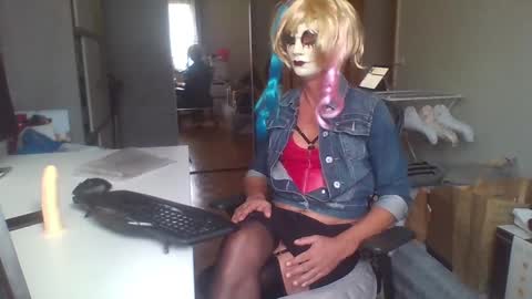 newcumer online show from 12.06.24