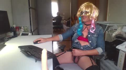 newcumer online show from 01.08.25