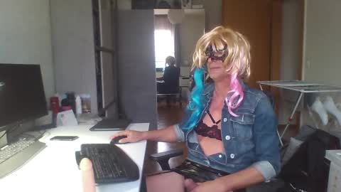 newcumer online show from 02.13.25