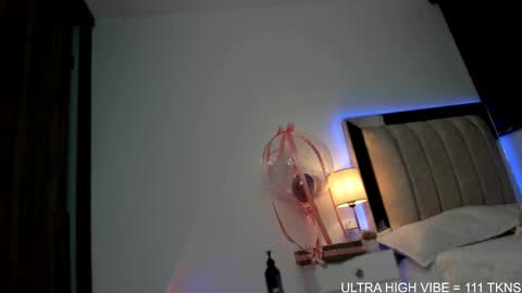 Snapshot of daniela_henaoo chatting on 10.20.25 independent model online show from 10.20.25