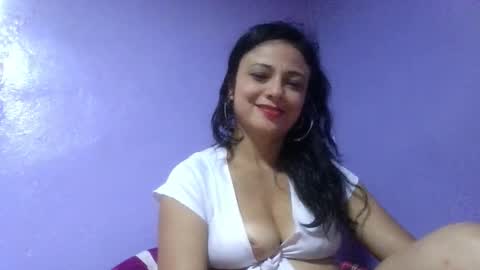 daniela_love1 online show from 10.16.25